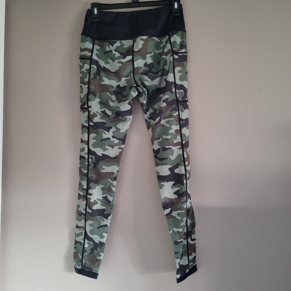 Constantly Varied Gear CVG FULL LENGTH Reversible Camo Leggings Sz Small - Picture 4 of 8